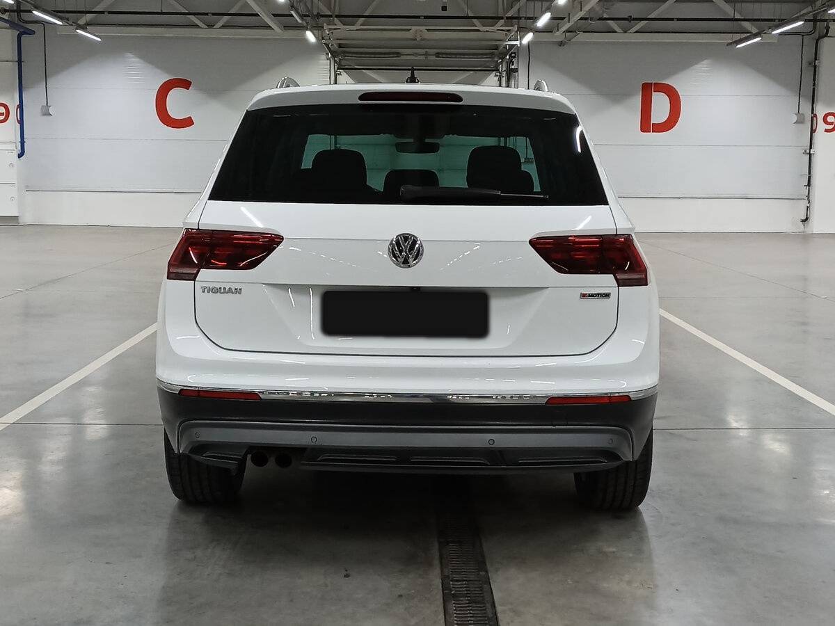 Volkswagen Tiguan, 2018 Фото №6