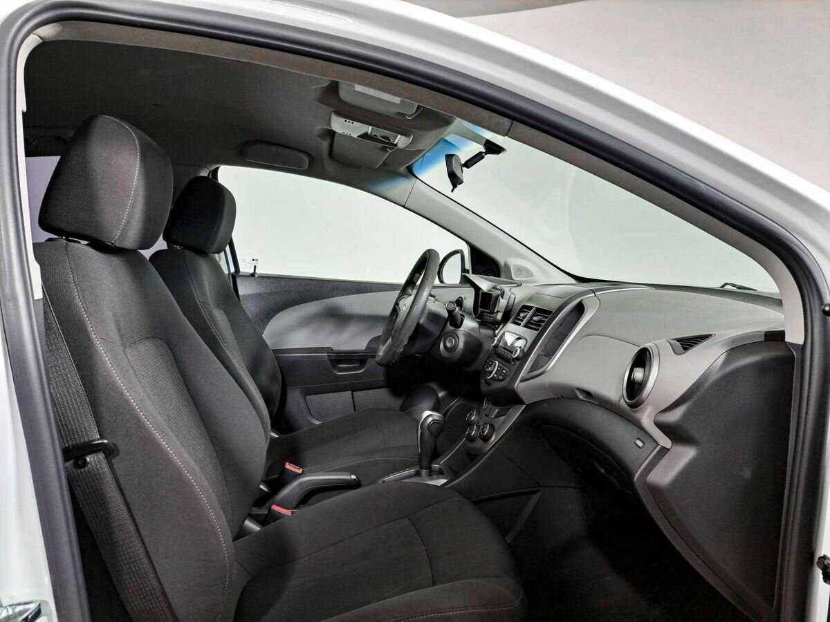 Chevrolet Aveo, 2013 Фото №9