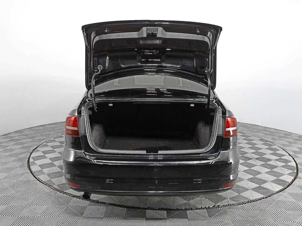 Volkswagen Jetta, 2018 Фото №9