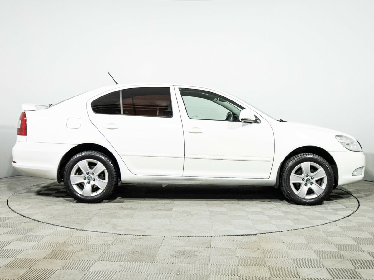Skoda Octavia II (A5) Рестайлинг, 2012 Фото №4