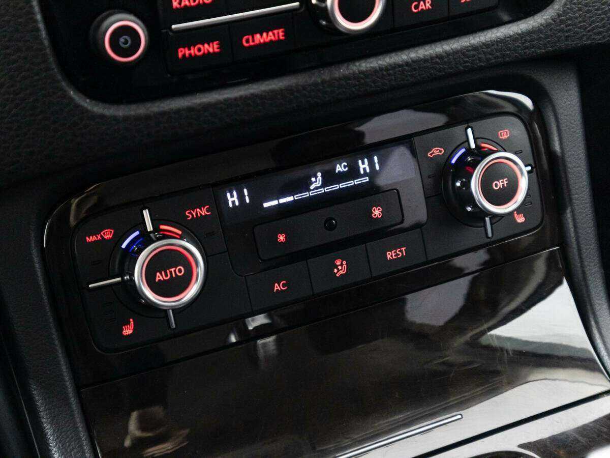 Volkswagen Touareg, 2012 Фото №14