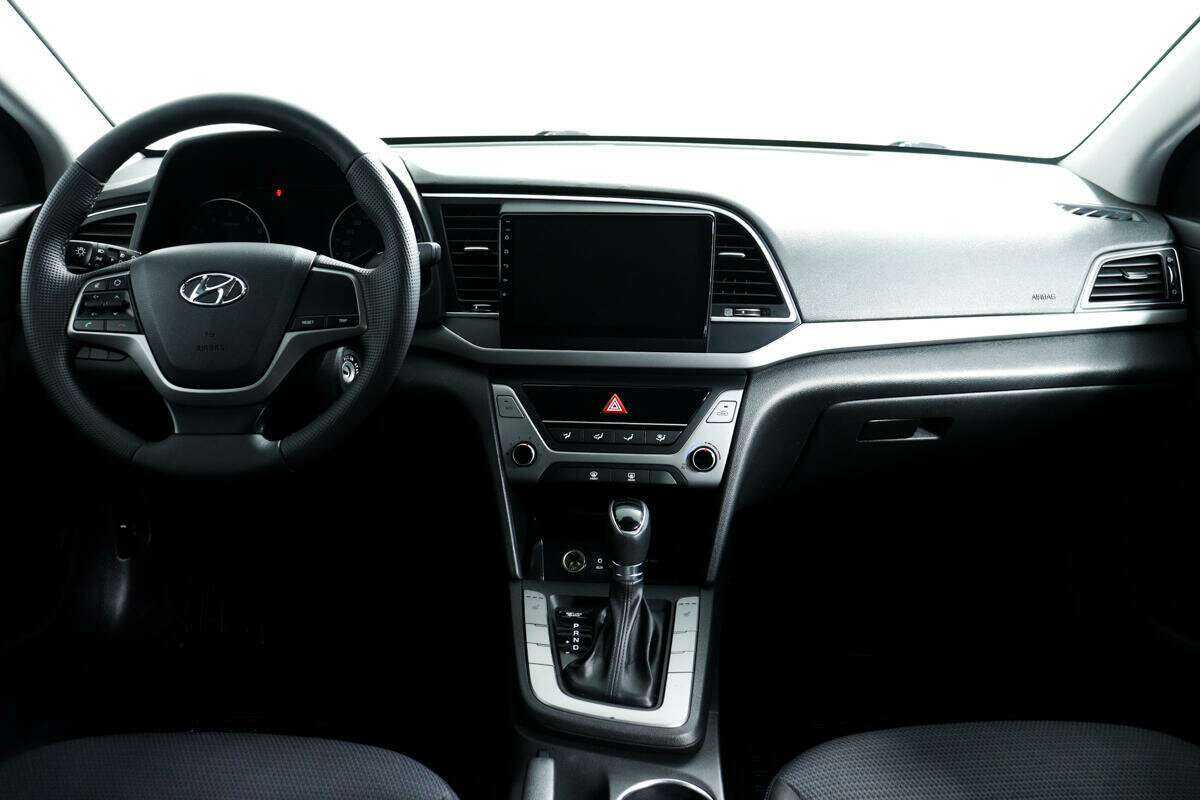 Hyundai Elantra, 2018 Фото №11