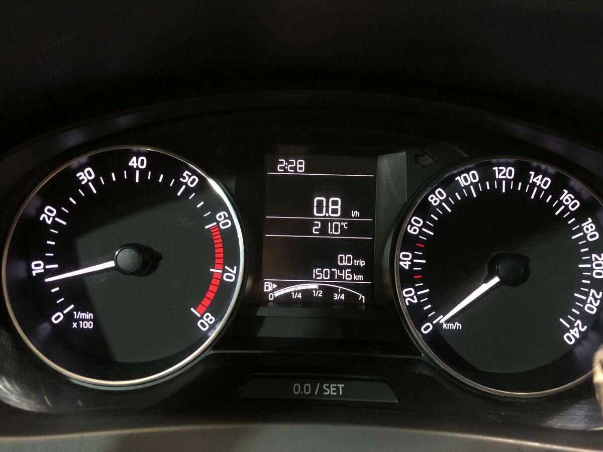 Skoda Rapid, 2015 Фото №12