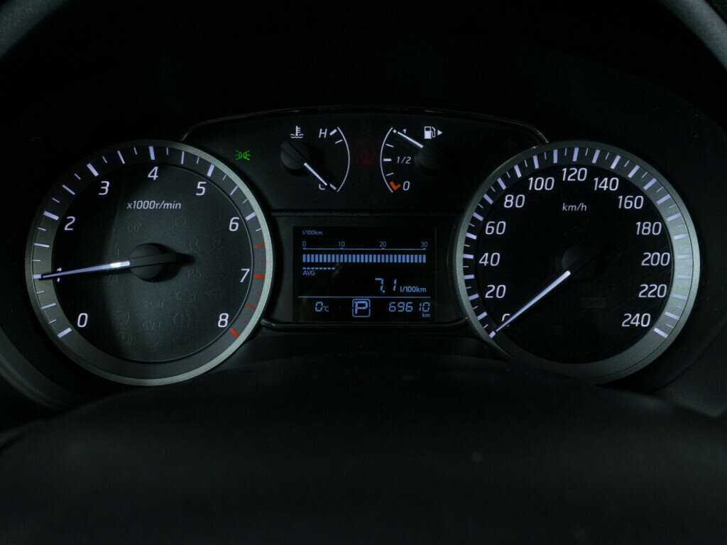 Nissan Tiida, 2015 Фото №11