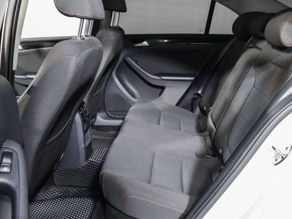 Volkswagen Jetta, 2018 Фото №10