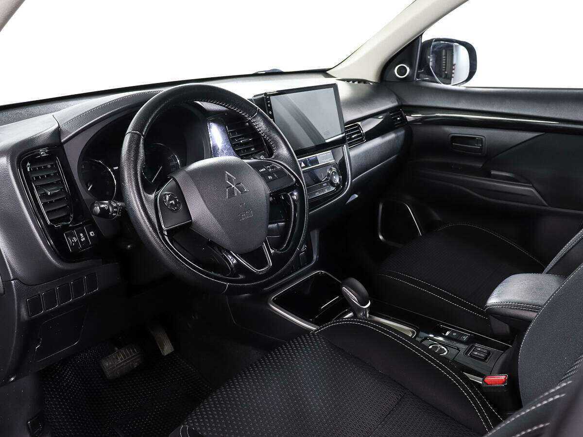 Mitsubishi Outlander, 2018 Фото №13