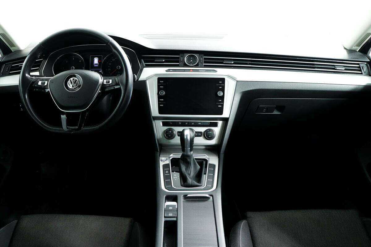 Volkswagen Passat, 2019 Фото №11