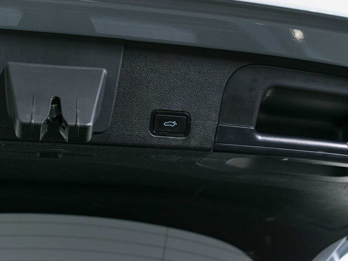 Geely Tugella, 2022 Фото №7