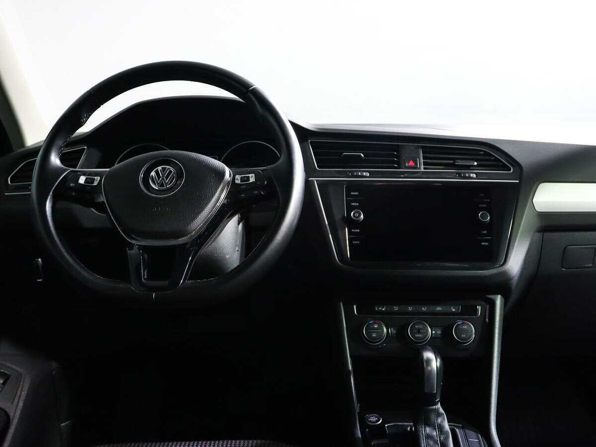 Volkswagen Tiguan, 2020 Фото №10