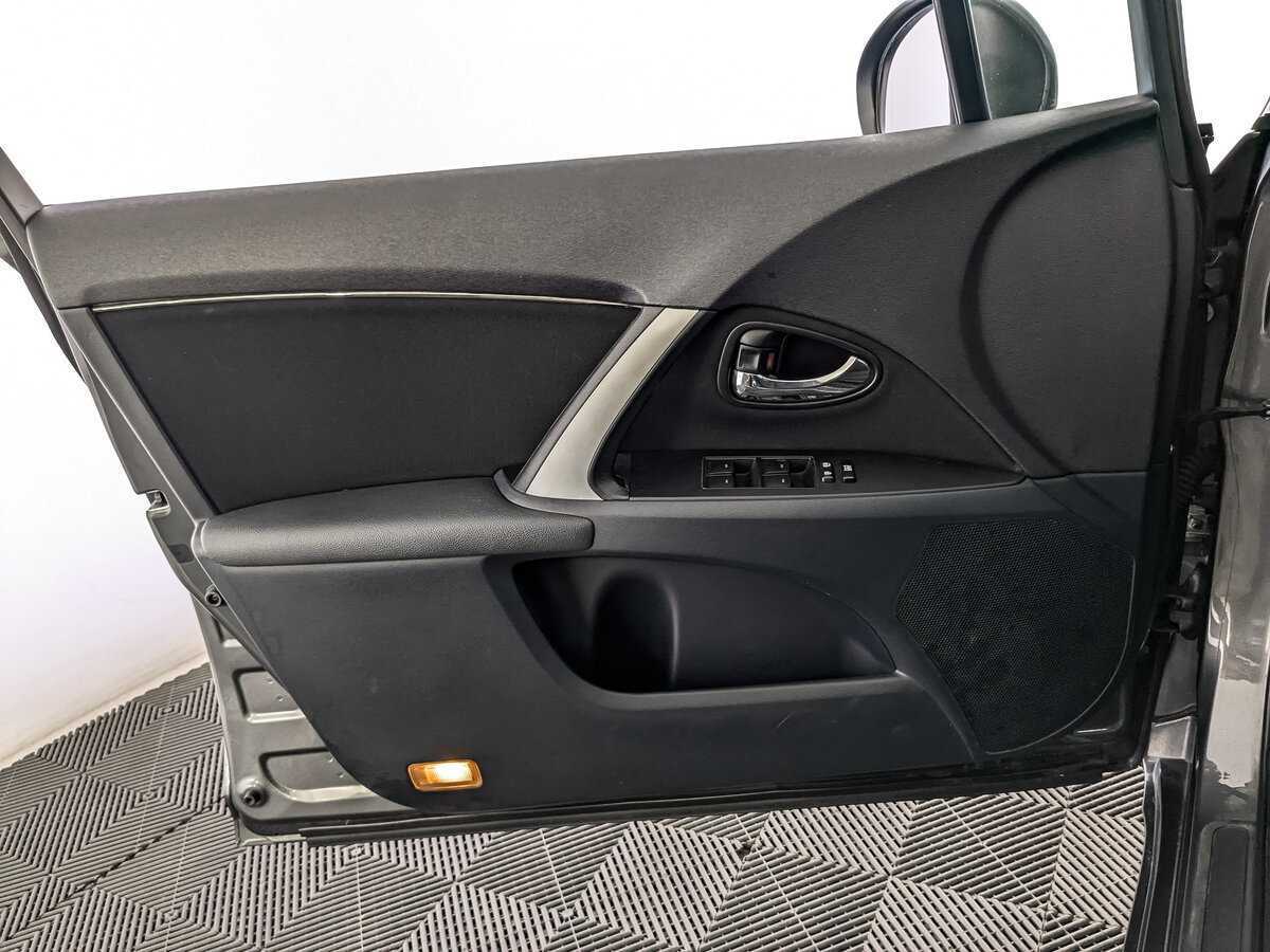 Toyota Avensis, 2012 Фото №15