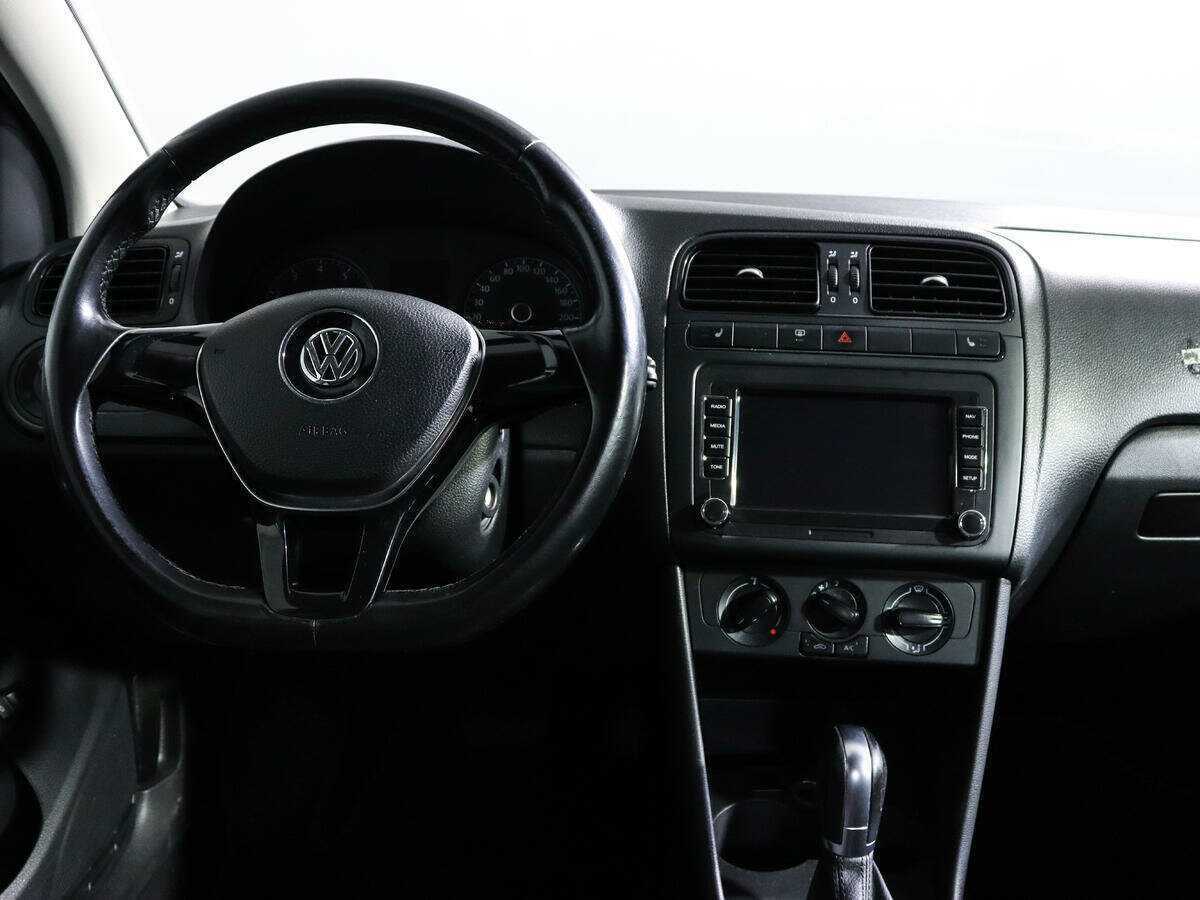 Volkswagen Polo, 2016 Фото №11