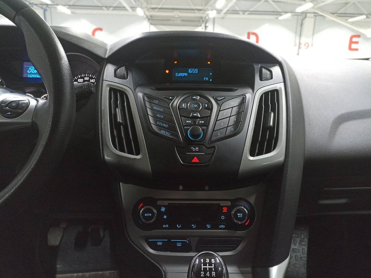 Ford Focus, 2013 Фото №15