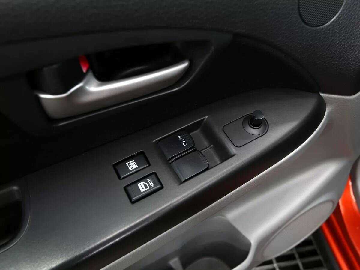 Suzuki SX4, 2013 Фото №16