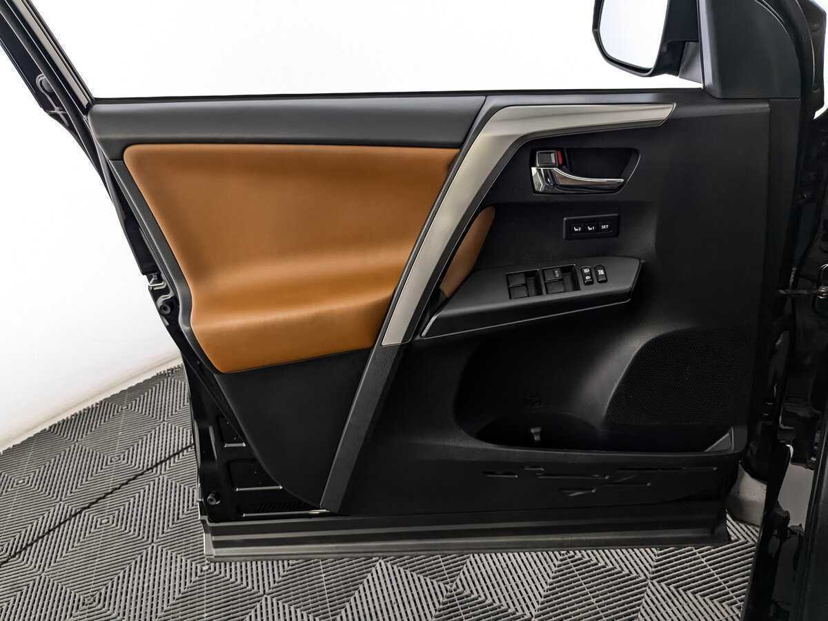 Toyota RAV4, 2017 Фото №15
