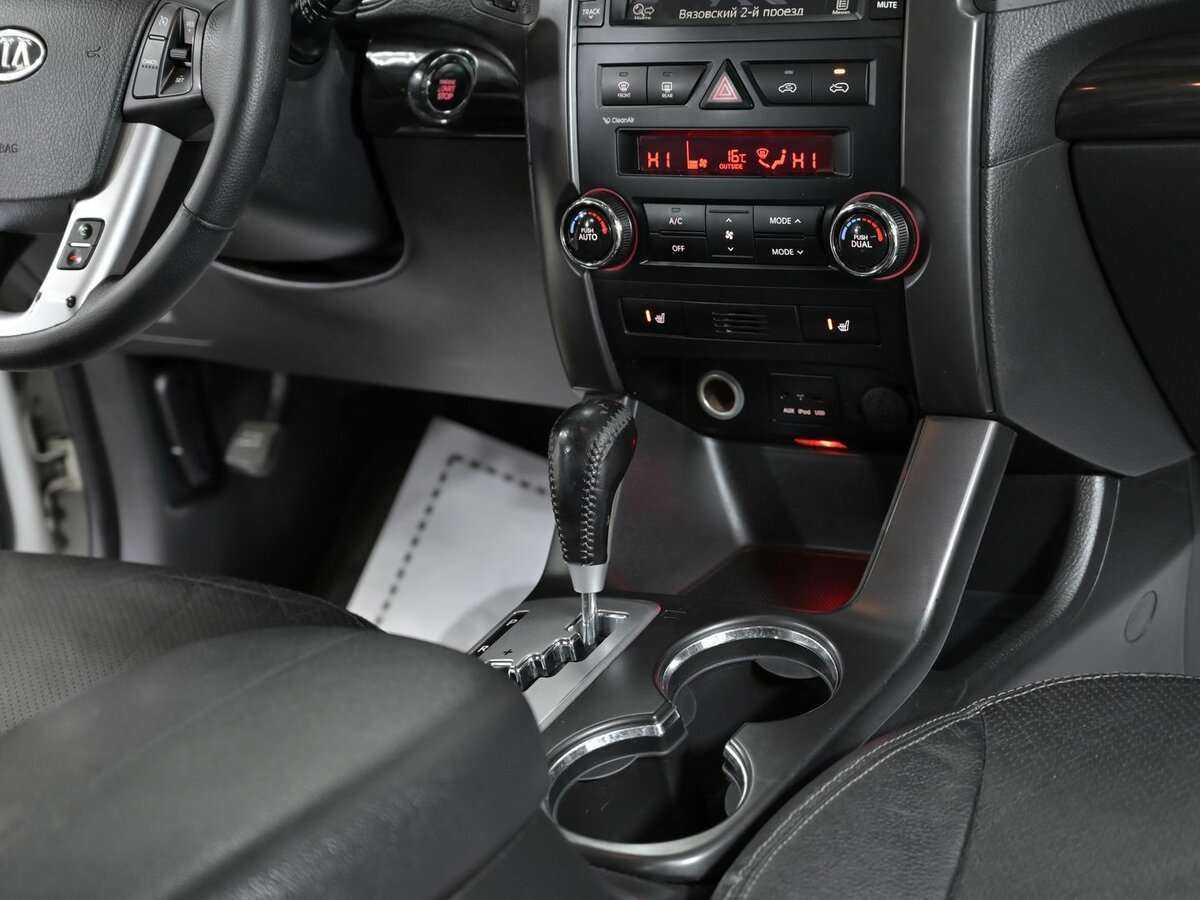 Kia Sorento, 2012 Фото №12