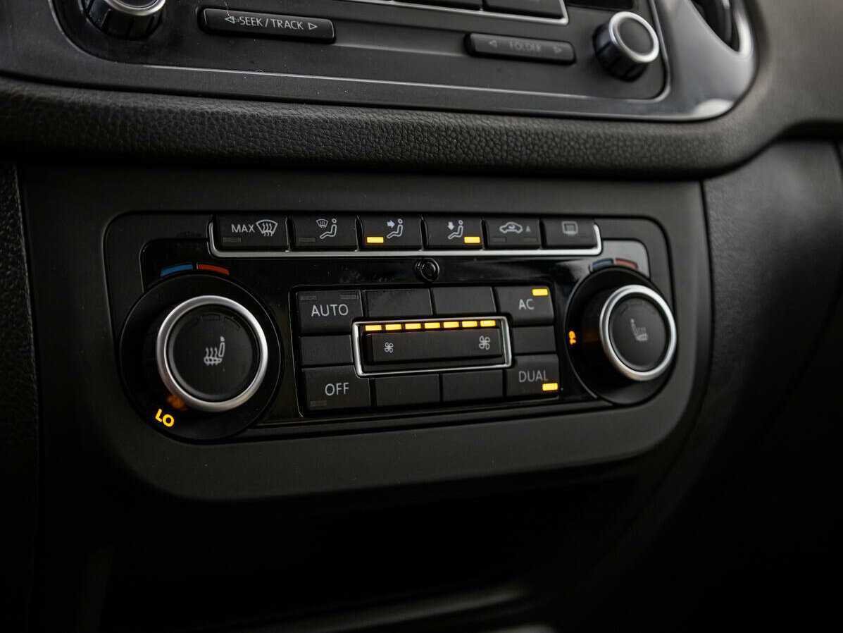 Volkswagen Tiguan, 2012 Фото №15