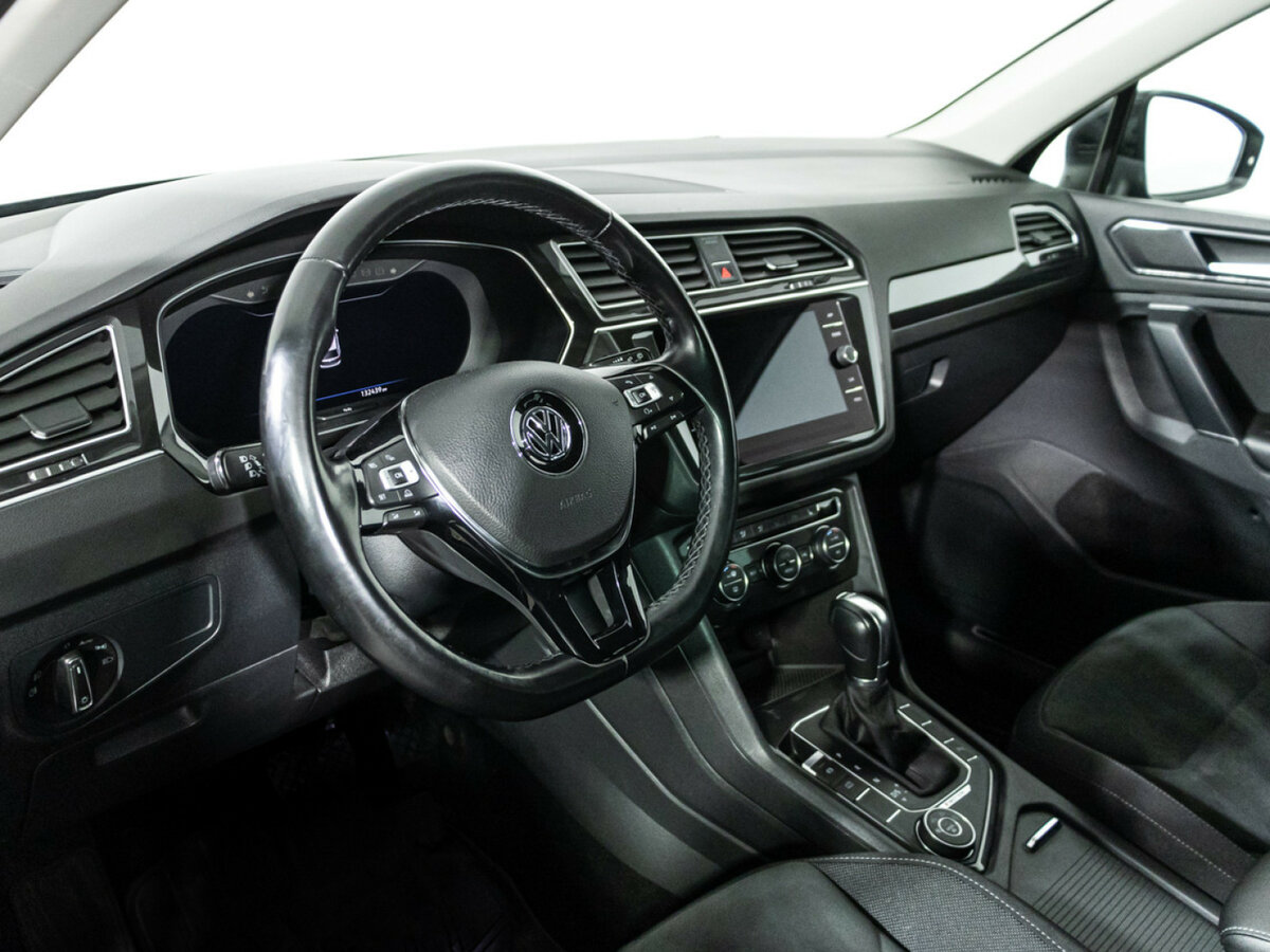 Volkswagen Tiguan II, 2018 Фото №11