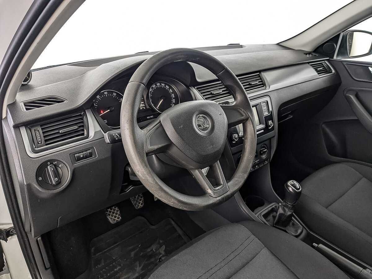 Skoda Rapid, 2017 Фото №13