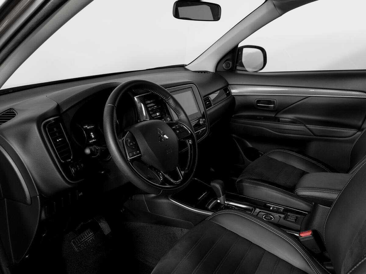 Mitsubishi Outlander, 2021 Фото №15