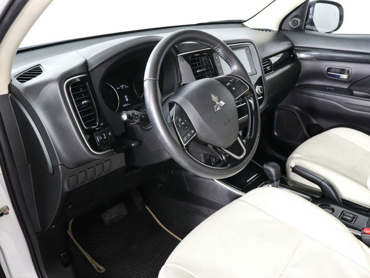 Mitsubishi Outlander, 2021 Фото №9