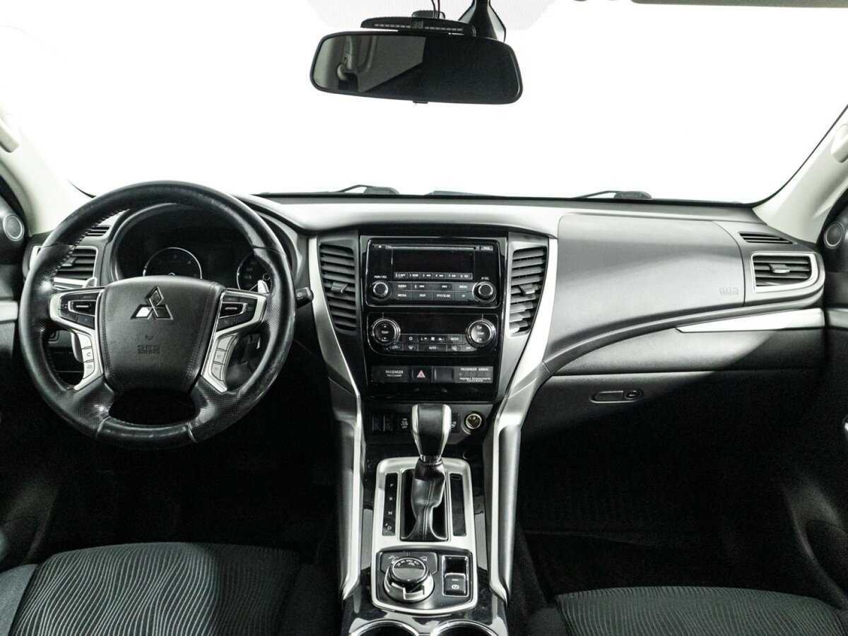 Mitsubishi Pajero Sport, 2018 Фото №13