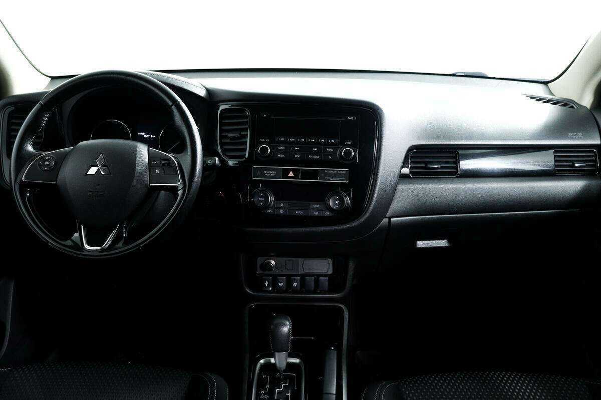 Mitsubishi Outlander, 2018 Фото №11