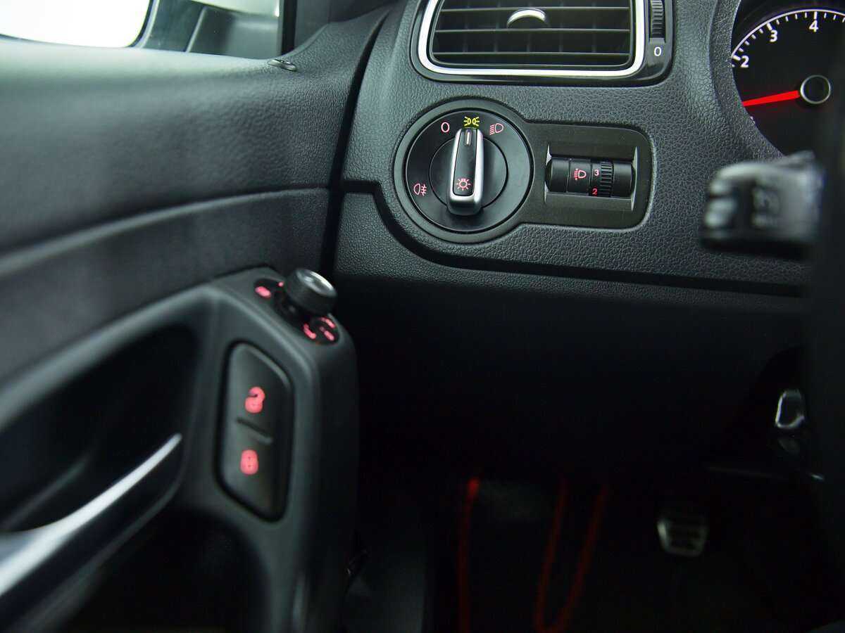 Volkswagen Polo, 2018 Фото №12