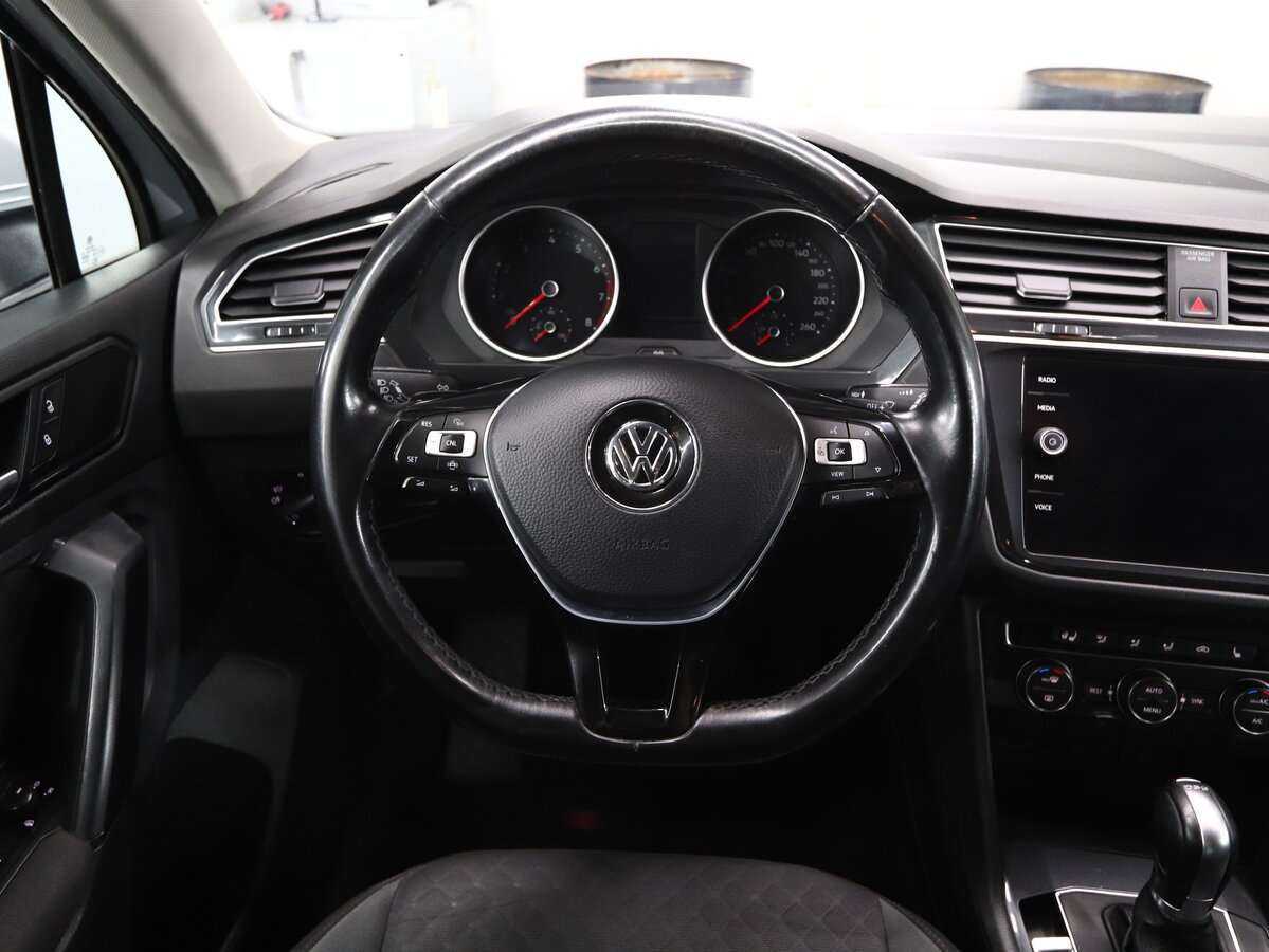 Volkswagen Tiguan, 2019 Фото №16