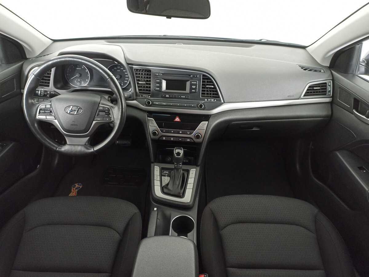 Hyundai Elantra, 2018 Фото №12