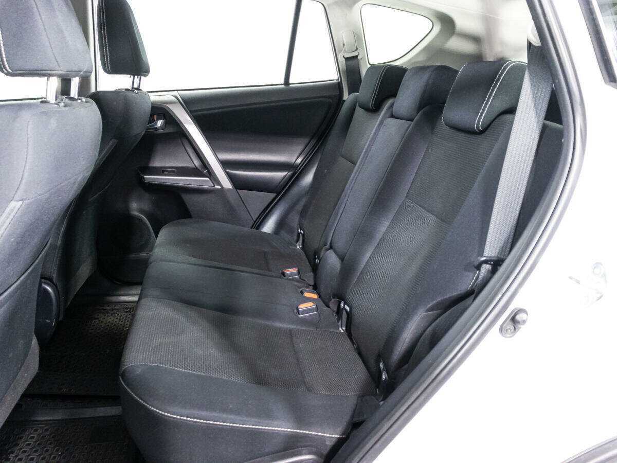 Toyota RAV4, 2018 Фото №10