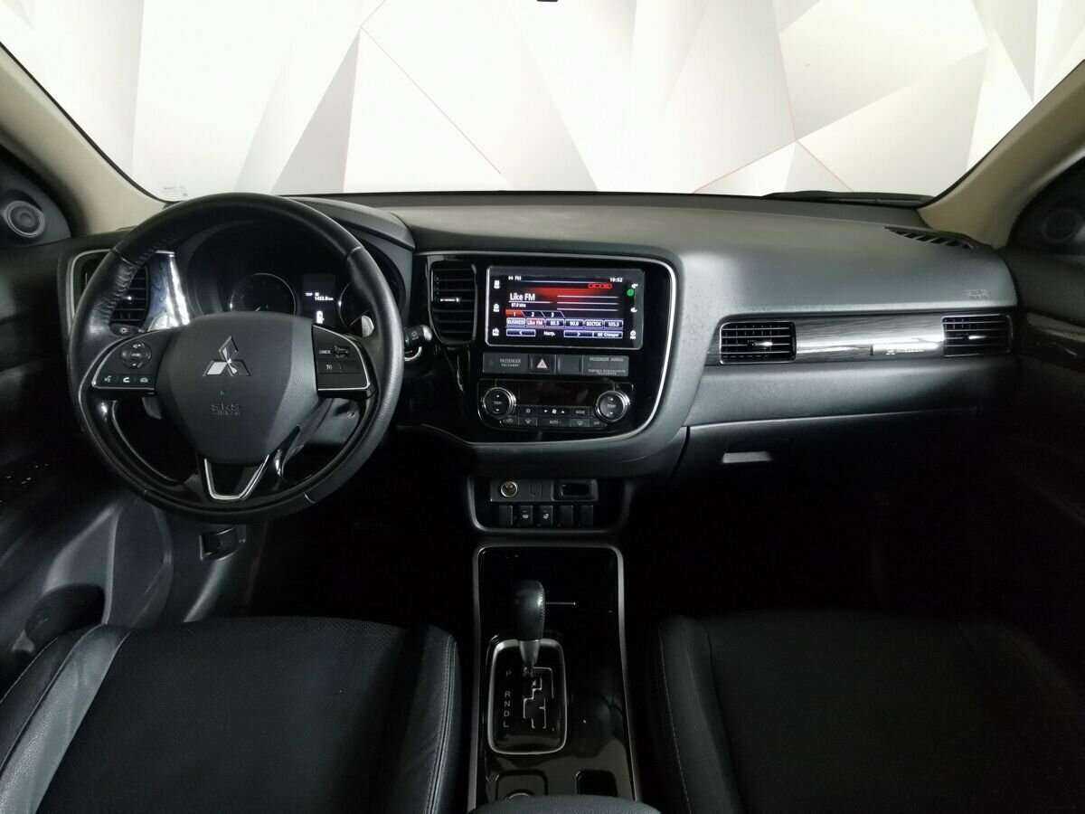 Mitsubishi Outlander, 2018 Фото №10