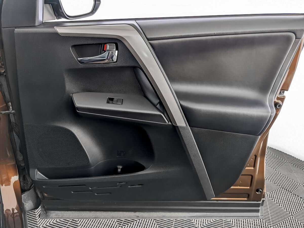 Toyota RAV4, 2017 Фото №21