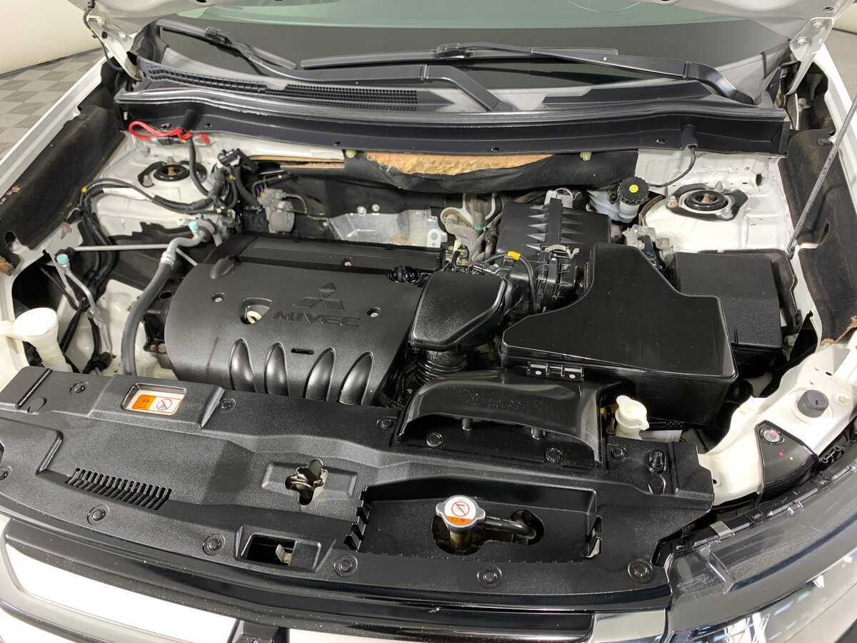 Mitsubishi Outlander, 2016 Фото №11