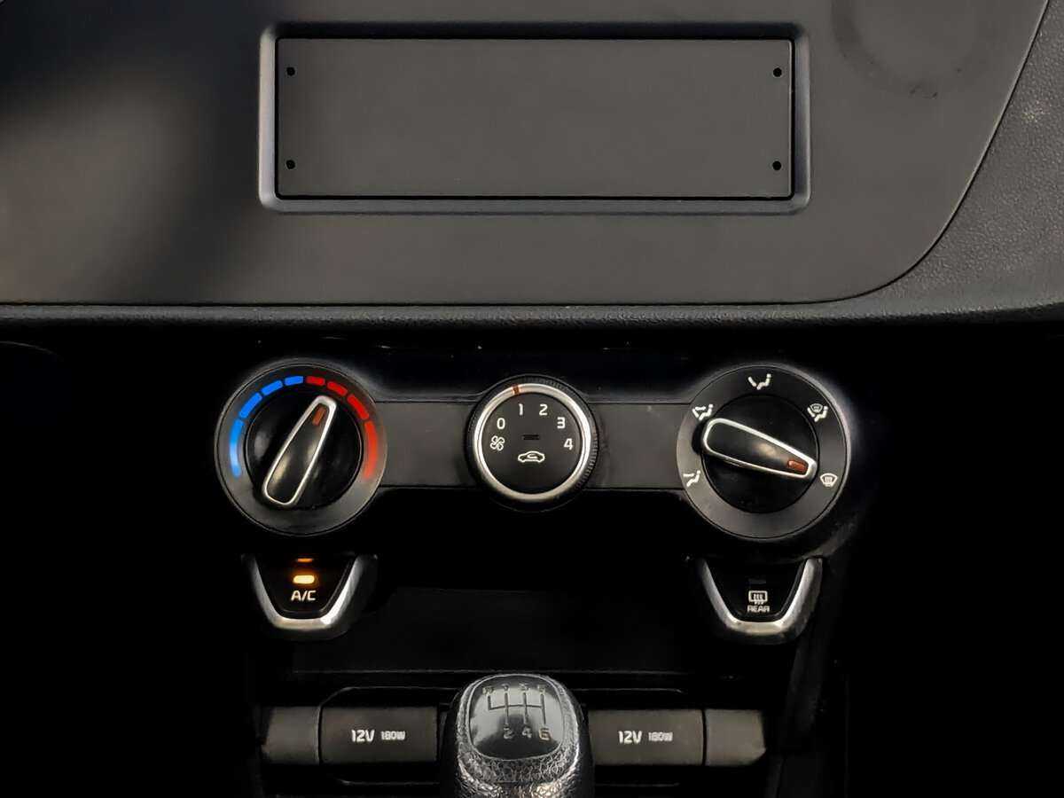 Kia Rio, 2021 Фото №15