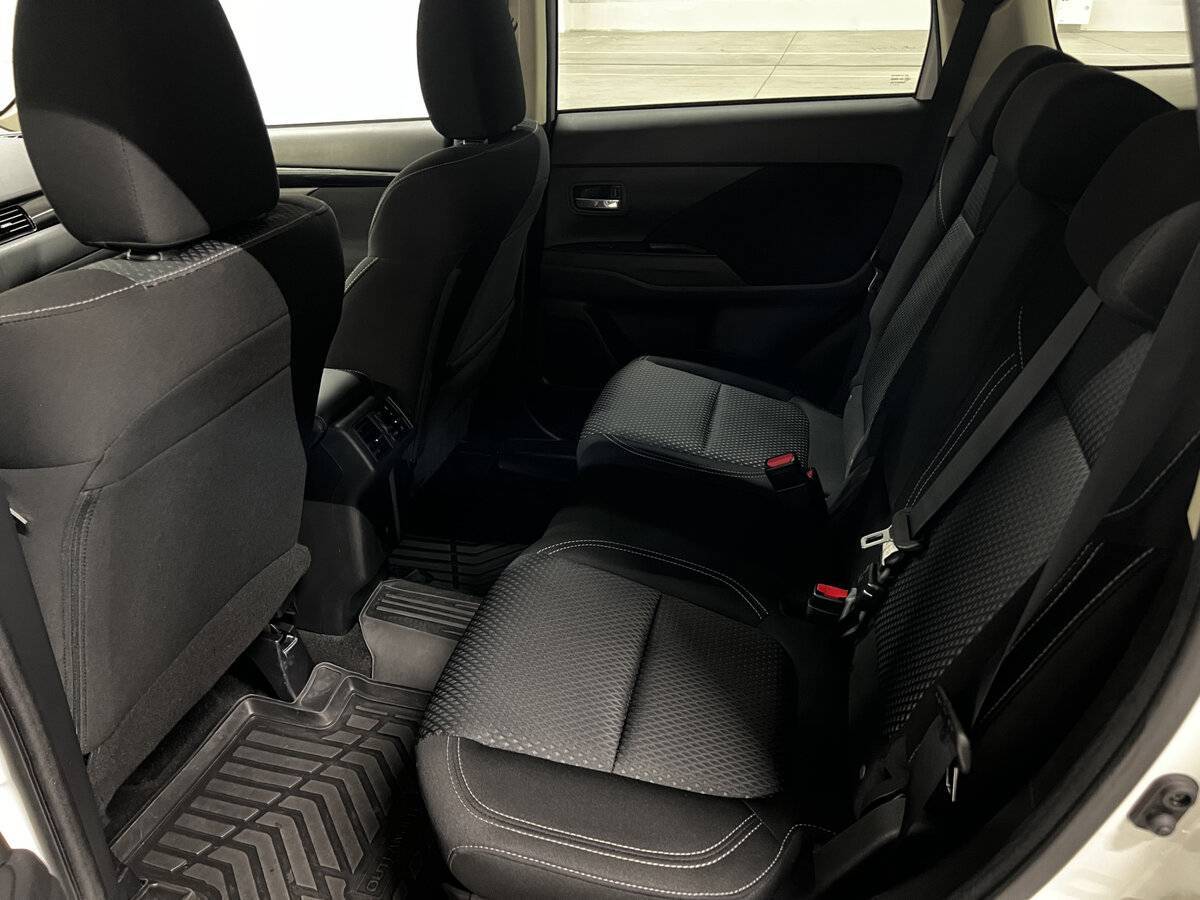 Mitsubishi Outlander, 2021 Фото №12