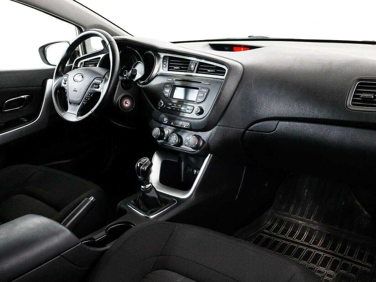 Kia Ceed, 2015 Фото №9