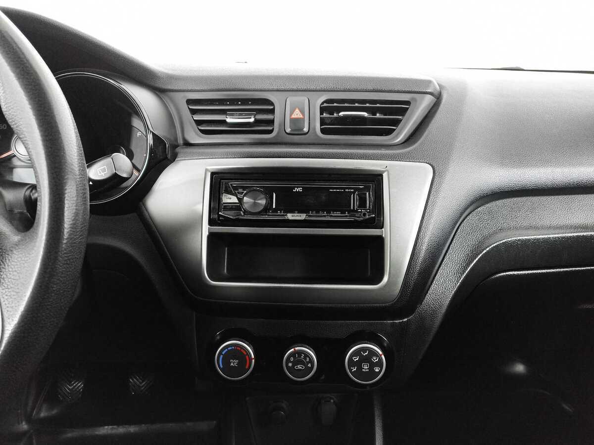 Kia Rio, 2017 Фото №15