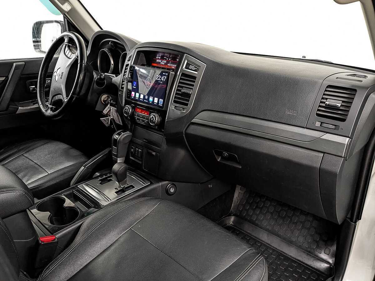 Mitsubishi Pajero, 2015 Фото №13
