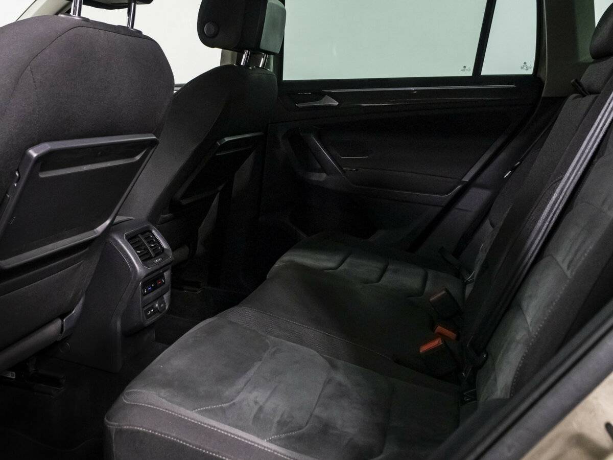 Volkswagen Tiguan II, 2018 Фото №8