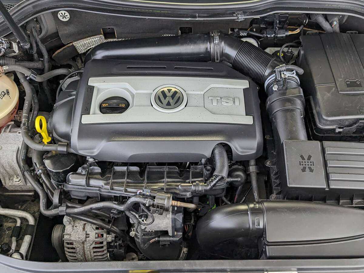 Volkswagen Passat CC, 2013 Фото №9