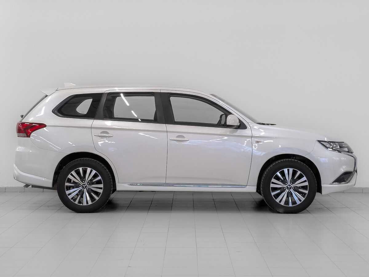 Mitsubishi Outlander, 2022 Фото №4