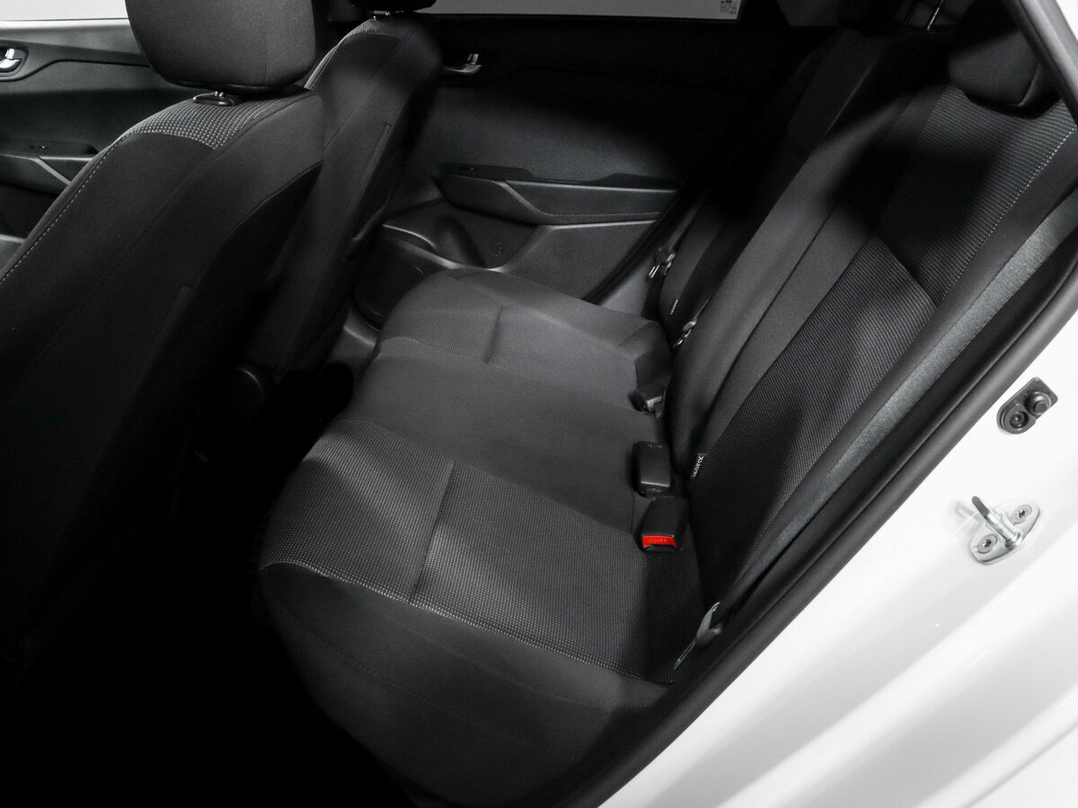 Hyundai Solaris II Рестайлинг, 2021 Фото №10