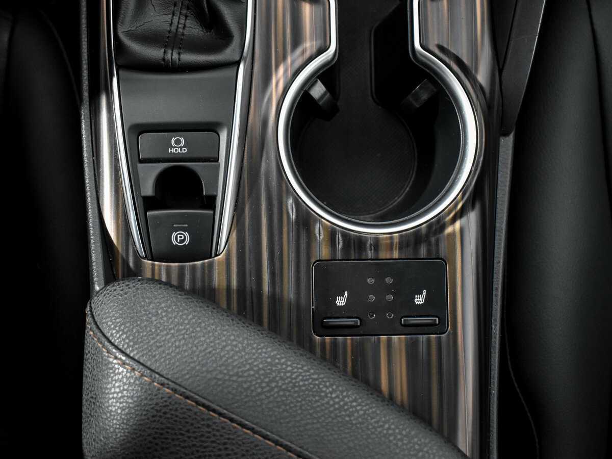 Toyota Camry, 2020 Фото №8