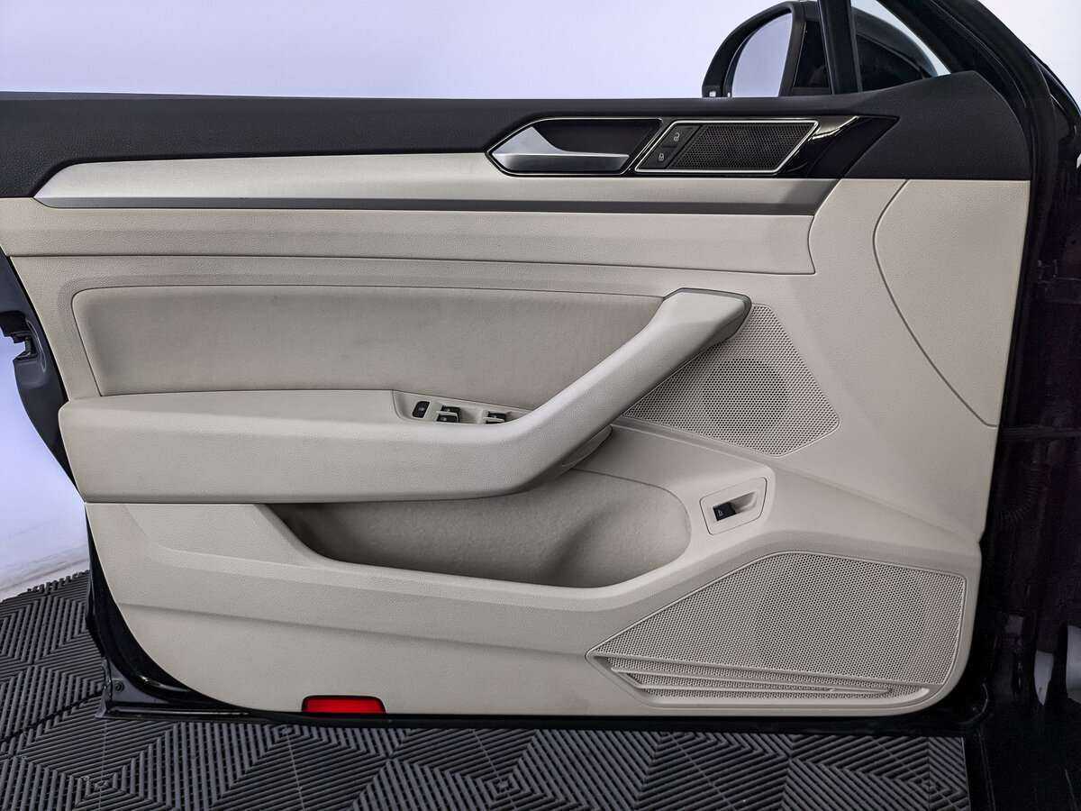 Volkswagen Passat, 2018 Фото №15