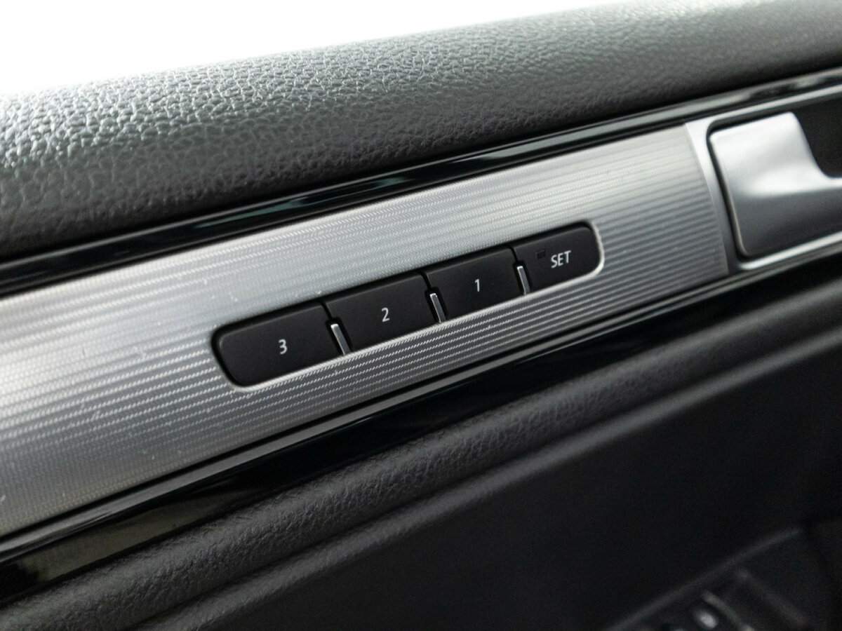 Volkswagen Touareg, 2016 Фото №17
