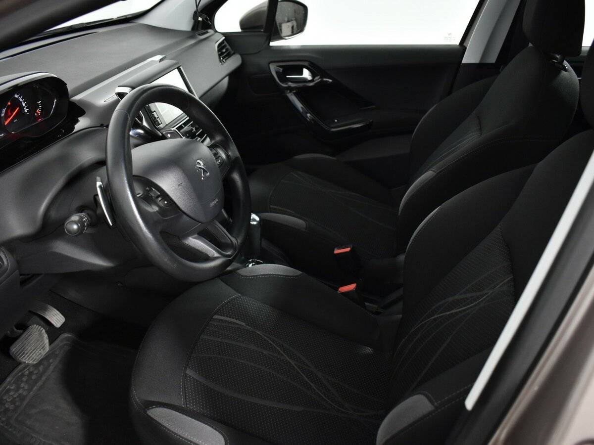 Peugeot 208, 2014 Фото №9