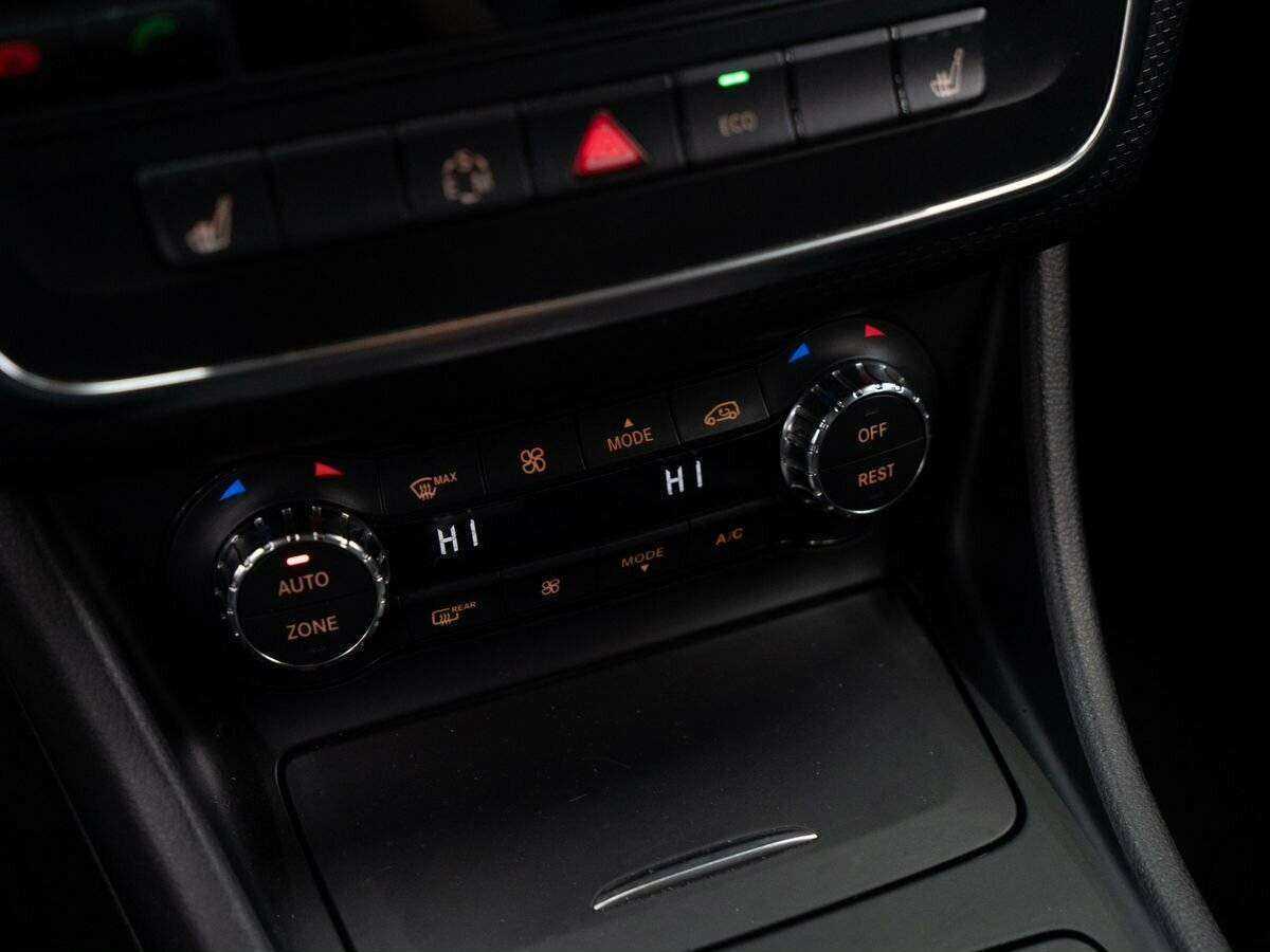 Mercedes-Benz A-Класс 180, 2013 Фото №10