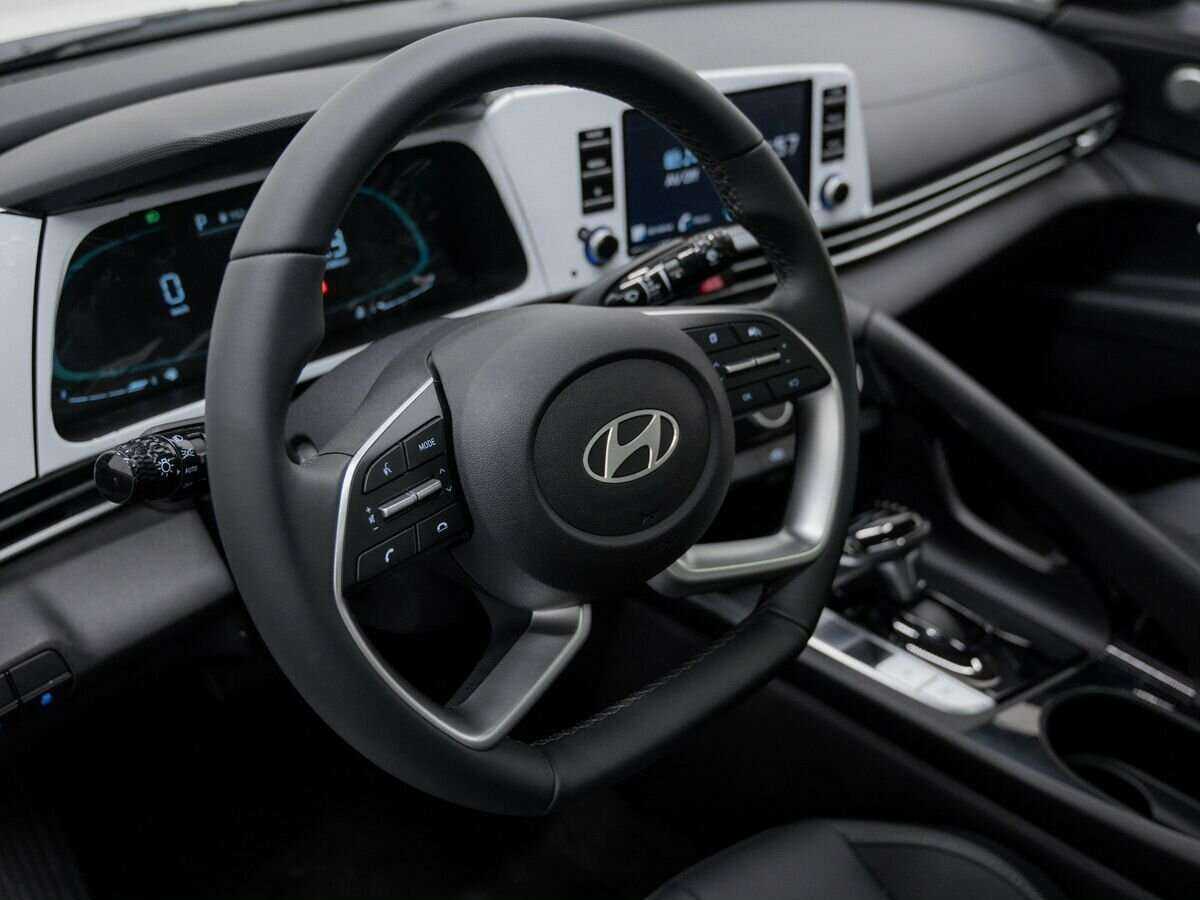 Hyundai Elantra, 2023 Фото №18