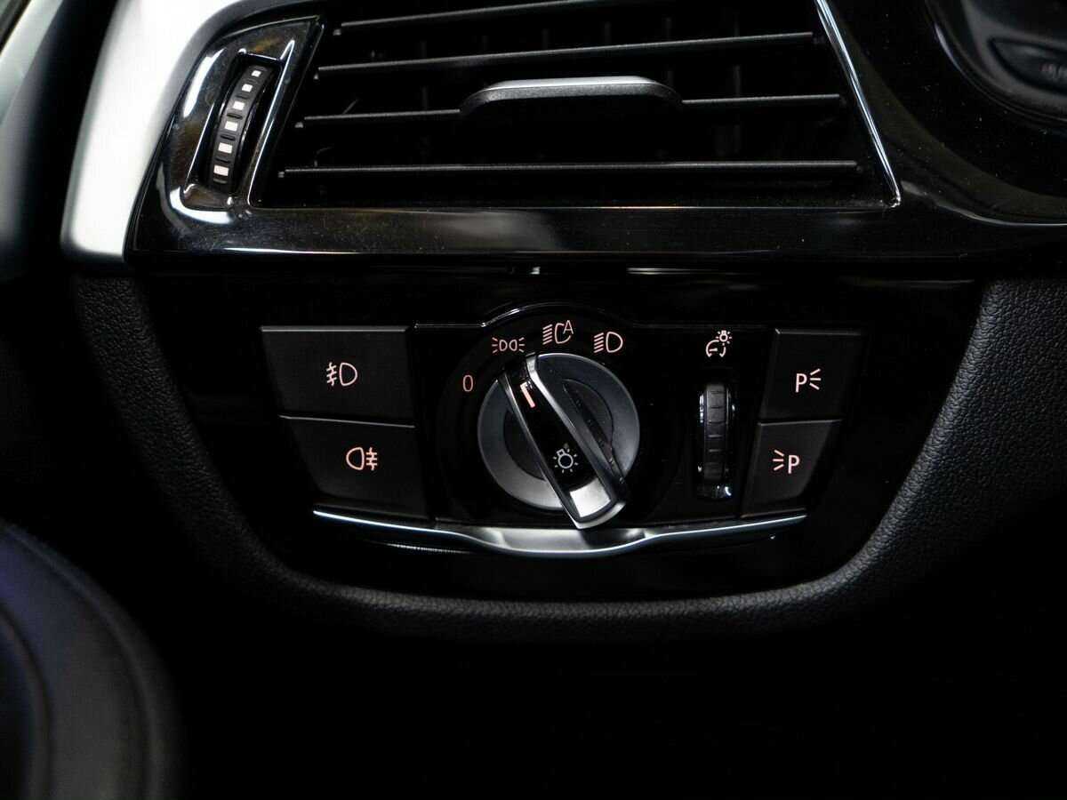 BMW 5 серии 520d, 2019 Фото №16