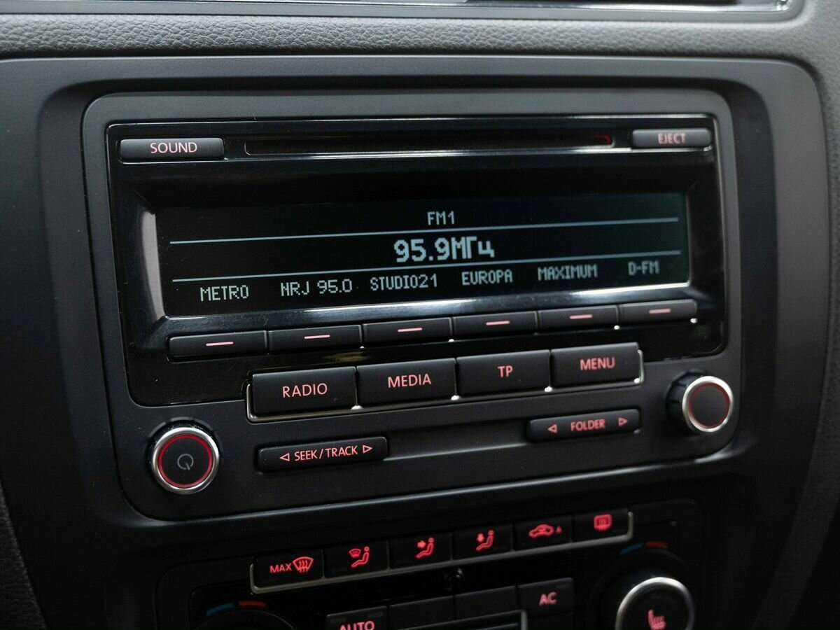 Volkswagen Jetta, 2012 Фото №16